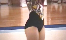 J○ 小さめのレオタードお尻に食い込み