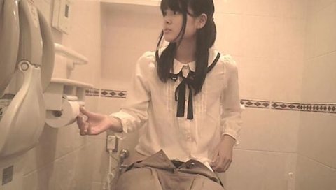 【002】トイレ盗撮された普通の女の子達②