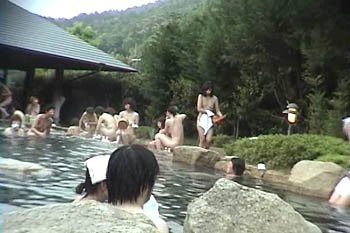 【某-温泉施設】自然豊かな大露天風呂☆女風呂盗撮 ♡ ③（20分）