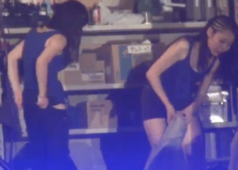 JK文化祭ダンス部着替え盗撮①