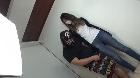 巨乳くびれ。たまらないセクシー裸体の美少女と３ｐセックス