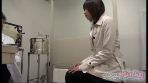 肛門科の診察で美女が発情｢おかしくなっちゃう‥我慢できない♥｣ 清純系 スレンダー