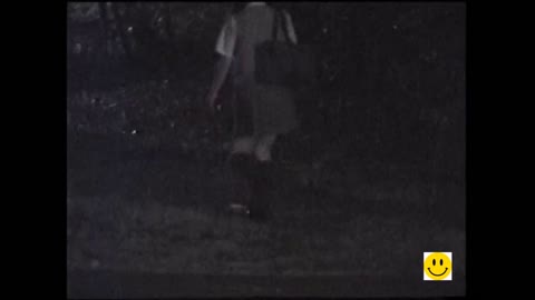 可憐な子が枯草の山中で！！（盗撮）