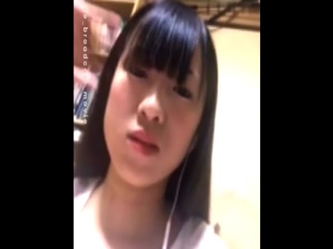 テレビ電話でおっぱい出してしまうK