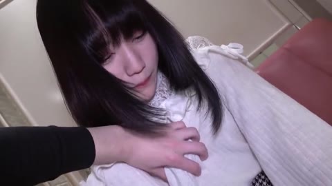 へそピの美少女と・・・