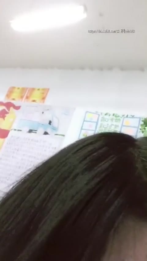 【自撮り】露出巨乳ちゃんが脱いじゃいます