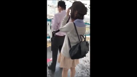 車内で激しい手マン