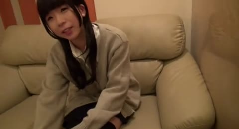 １８才。ツインテールの童顔少女とホテルで・・・