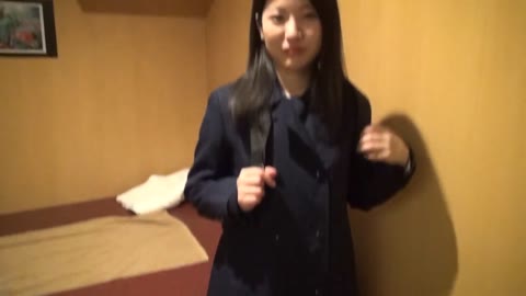 大人っぽい美人系高３女生徒のマン汁音と勃起握り